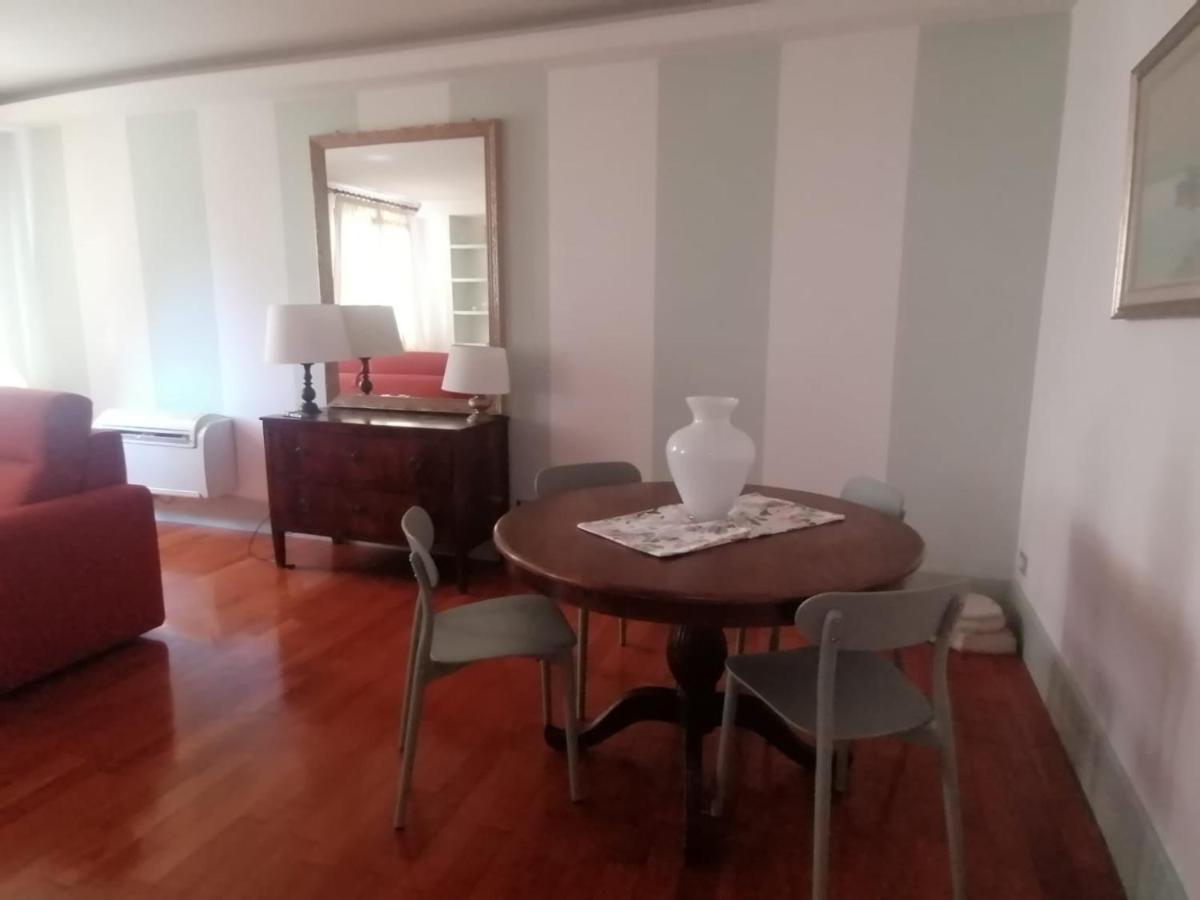 דירות דסנזאנו דל גארדה Le Finestre Sugli Ulivi מראה חיצוני תמונה